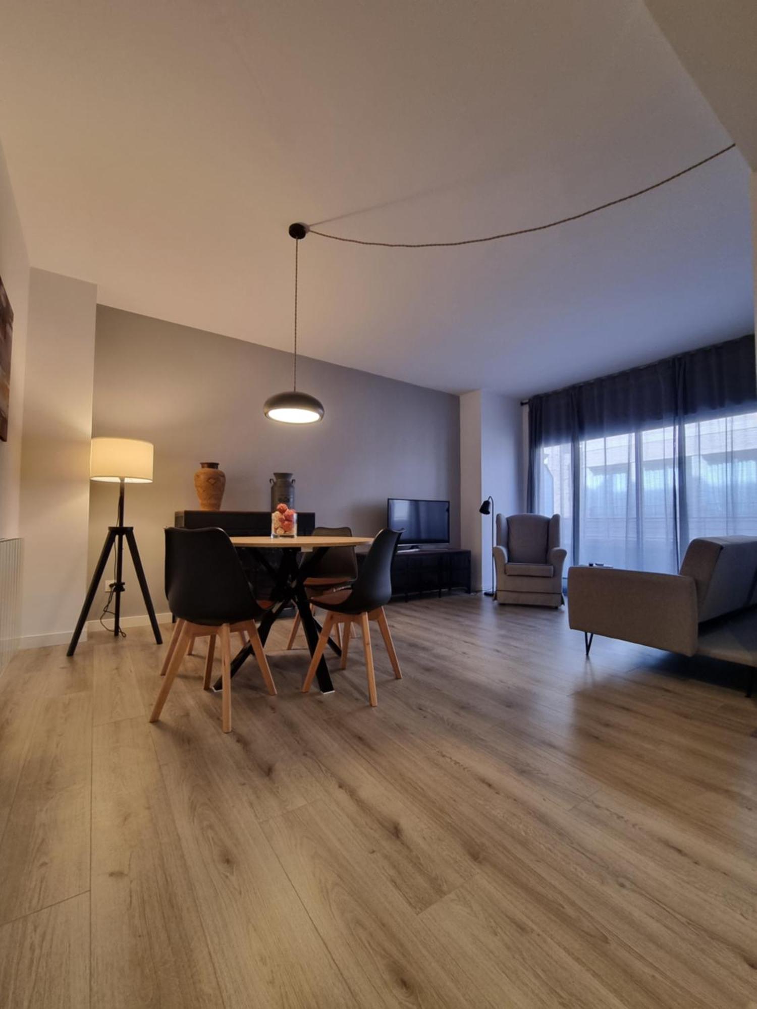Qehome Confort Y Parquing En El Centro De Apartment *