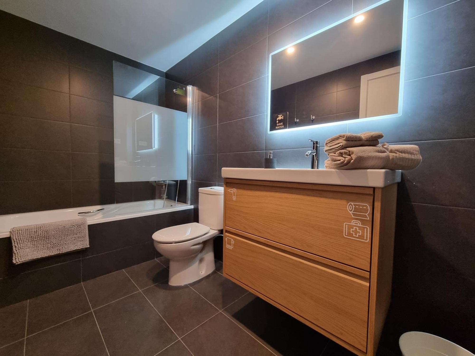 Qehome Confort Y Parquing En El Centro De * Manresa